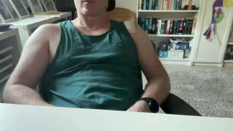 Snapshot of surfstar81 chatting on 06/20/26, 08:17 surfstar81 online show from 06/20/26, 08:17