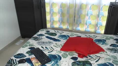 Ariadna online show from 12/18/25, 02:45