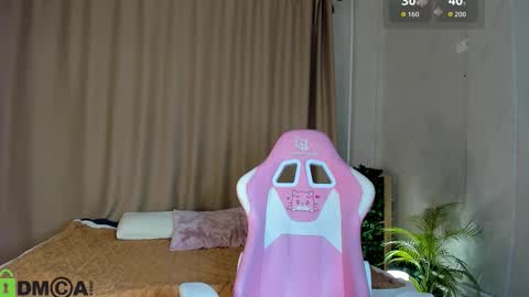 Annie online show from 10/20/25, 01:06