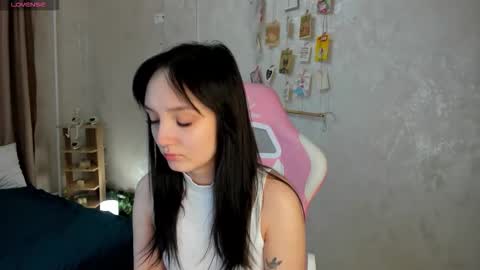 Annie online show from 11/10/25, 01:26