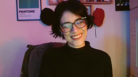 susana_w online show from 10/13/25, 10:32