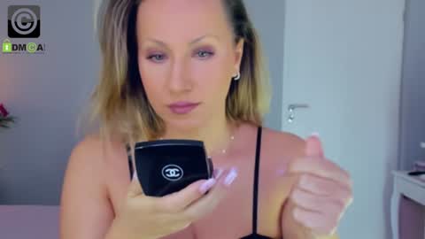 Snapshot of susanjewel chatting on 12/16/24, 07:58 SusanJewel online show from 12/16/24, 07:58