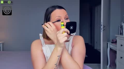 Snapshot of susanjewel chatting on 02/27/25, 07:44 SusanJewel online show from 02/27/25, 07:44