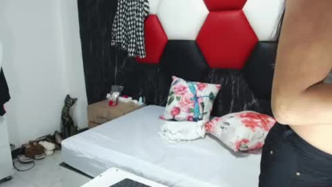 Snapshot of susanleroy chatting on 12/14/24, 03:51 susanleroy online show from 12/14/24, 03:51