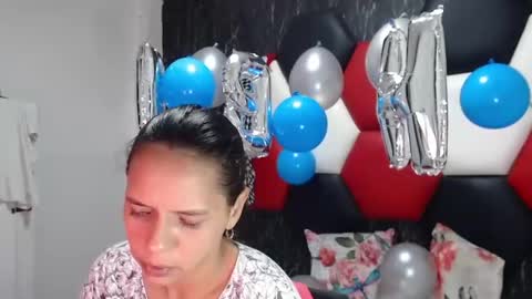 Snapshot of susanleroy chatting on 12/19/24, 03:07 susanleroy online show from 12/19/24, 03:07