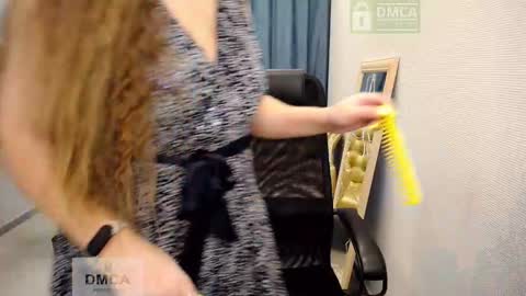 Susanna online show from 12/22/25, 06:43