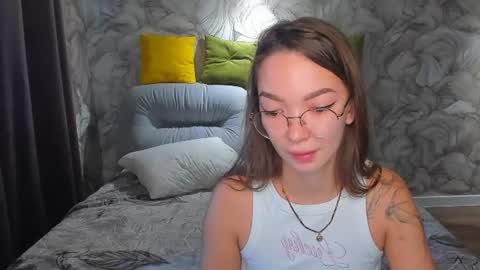 Snapshot of susannjohnson chatting on 06/19/26, 12:37 susannjohnson online show from 06/19/26, 12:37