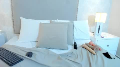 susanthomass online show from 05/15/26, 07:54