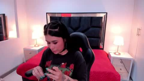 susanvilla online show from 11/13/25, 07:46