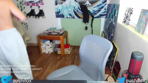 Snapshot of sushifox chatting on 09/14/25, 05:01 online show from 09/14/25, 05:01