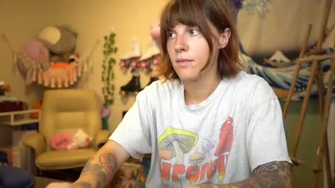   online show from 06/12/26, 07:46