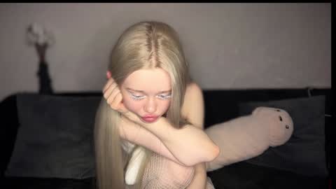 Sue online show from 02/06/25, 05:09