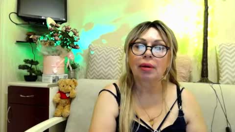 Snapshot of susiexnoreen chatting on 06/23/26, 01:47 SusiexNoreen online show from 06/23/26, 01:47