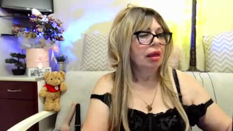 Snapshot of susiexnoreen chatting on 06/26/26, 01:43 SusiexNoreen online show from 06/26/26, 01:43