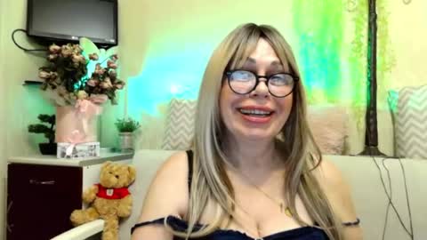 Snapshot of susiexnoreen chatting on 07/09/26, 01:09 SusiexNoreen online show from 07/09/26, 01:09