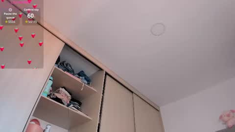 Snapshot of sussan_dream chatting on 06/19/26, 09:07 Juliana garcia online show from 06/19/26, 09:07
