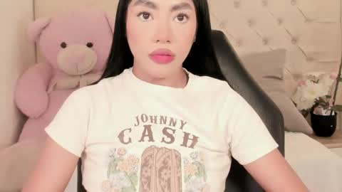 Snapshot of sussie_thompsom chatting on 12/18/25, 04:46 Sussie Tompsom online show from 12/18/25, 04:46