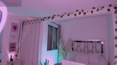 sussy_bell_ online show from 04/29/26, 02:48