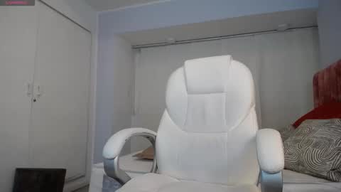 Snapshot of sussy_leon chatting on 12/12/24, 04:43 sussy leon online show from 12/12/24, 04:43