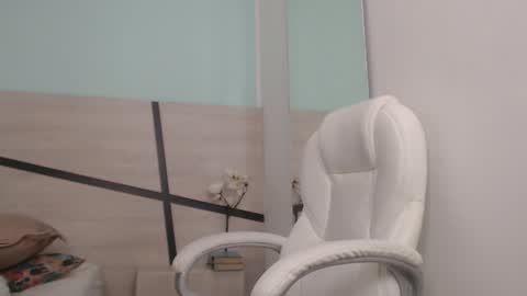 Snapshot of sussy_leon chatting on 01/18/25, 06:32 sussy leon online show from 01/18/25, 06:32