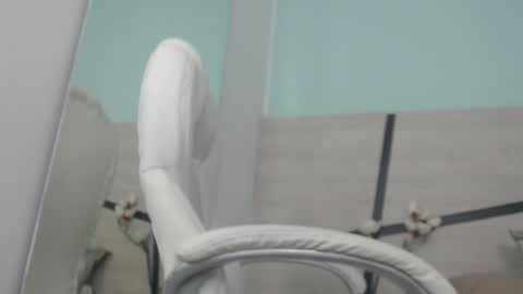 Snapshot of sussy_leon chatting on 02/25/25, 06:42 sussy leon online show from 02/25/25, 06:42