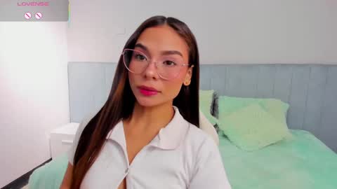 sussy_sweet4u online show from 10/07/25, 11:40