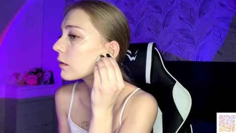 Jessica online show from 11/16/25, 05:07