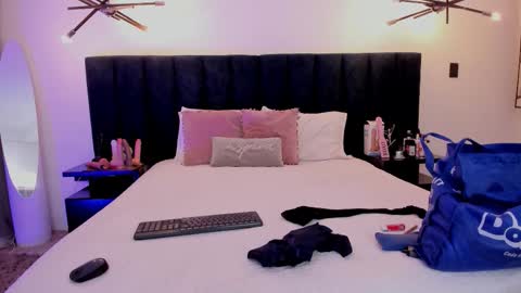 susyy online show from 10/21/25, 03:40