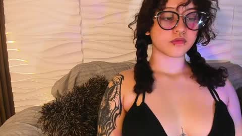 suxan_white online show from 04/09/26, 08:03