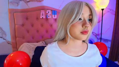 suxan_white online show from 07/04/26, 08:37