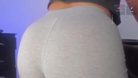 Snapshot of suzanana chatting on 10/10/25, 06:40 suzanana online show from 10/10/25, 06:40