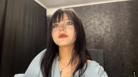 Snapshot of suziebanach chatting on 04/13/26, 05:24 EmilySuonn online show from 04/13/26, 05:24