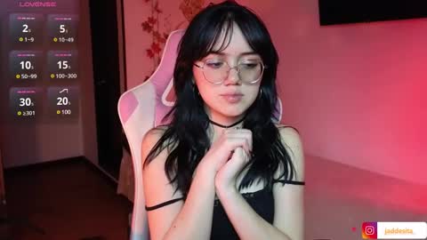 Snapshot of suzumi_ chatting on 12/03/24, 08:16 Jadde online show from 12/03/24, 08:16