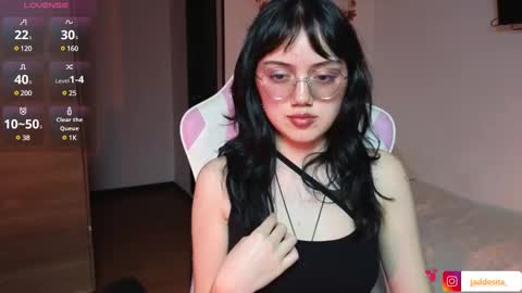 Snapshot of suzumi_ chatting on 01/07/25, 12:13 Jadde online show from 01/07/25, 12:13