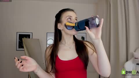 Suzy  next stream  Thursday Friday Saturday online show from 02/04/25, 02:28