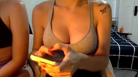 Snapshot of suzysummerrrrrrrrr chatting on 02/18/25, 01:00 The real sugar baby Suzy Summer online show from 02/18/25, 01:00