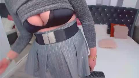 Ana online show from 01/19/26, 01:59