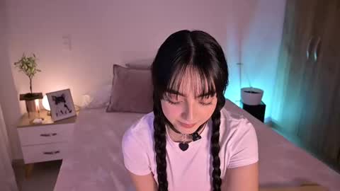 Snapshot of sw_sofi chatting on 09/26/25, 01:20 Sofis schedule 10pm until 4am GMT-5 online show from 09/26/25, 01:20