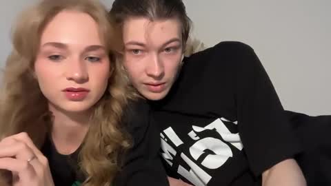 Snapshot of swaggaenjoyer chatting on 04/15/26, 12:23 Denis and Mia online show from 04/15/26, 12:23