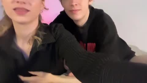 Snapshot of swaggaenjoyer chatting on 04/16/26, 01:34 Denis and Mia online show from 04/16/26, 01:34