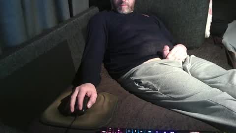 Snapshot of swartarn chatting on 12/12/24, 07:37 ArnSwart online show from 12/12/24, 07:37