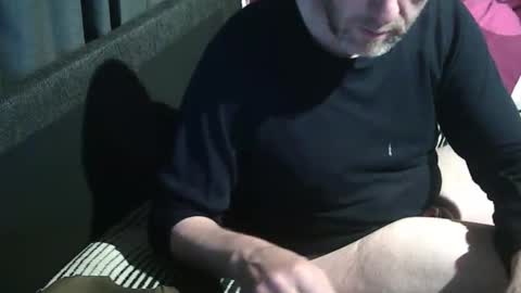 Snapshot of swartarn chatting on 10/05/25, 12:53 ArnSwart online show from 10/05/25, 12:53