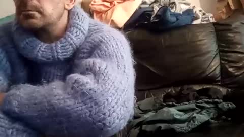 Snapshot of sweaterboy666 chatting on 11/20/25, 10:26 sweaterboy666 online show from 11/20/25, 10:26