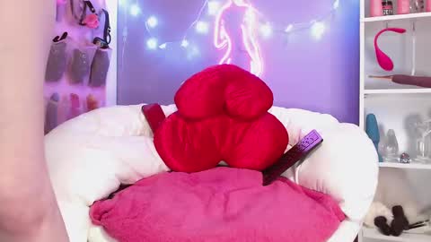 sweeeets85 online show from 11/21/25, 02:27