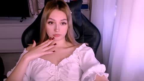 Kate online show from 10/27/25, 02:37