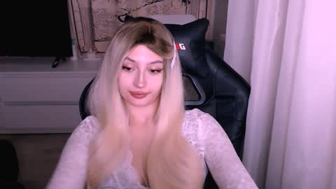 Kate online show from 12/01/25, 12:15