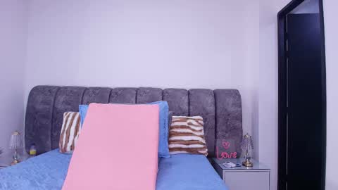 Debora  online show from 11/19/25, 11:54