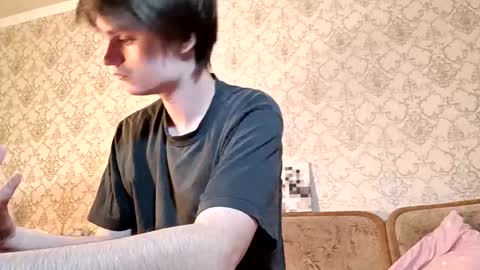 Snapshot of sweet6boy9 chatting on 09/18/25, 11:29 Sweet boy online show from 09/18/25, 11:29