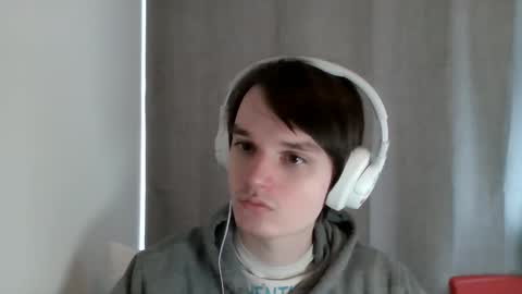 Snapshot of sweet6boy9 chatting on 04/13/26, 02:44 Sweet boy online show from 04/13/26, 02:44