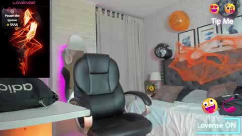 Vanessa online show from 10/25/25, 04:20